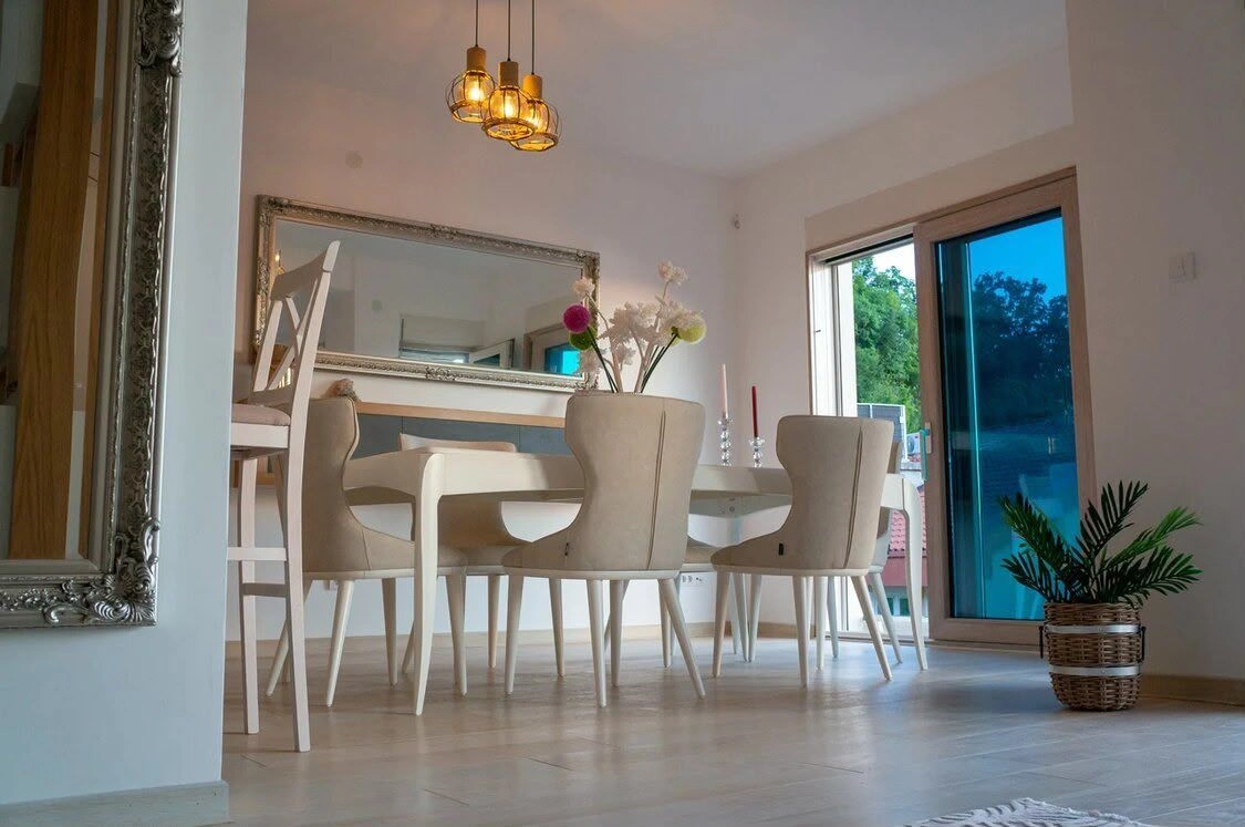 Izdavanje: Trosoban stan 140 m² – Pržno, Budva — fotografija 4