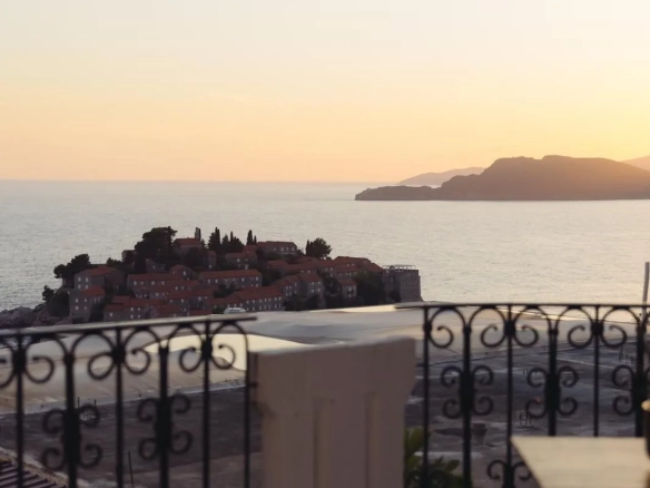 Dvosoban stan 74 m² – Sveti Stefan, Budva — fotografija 8
