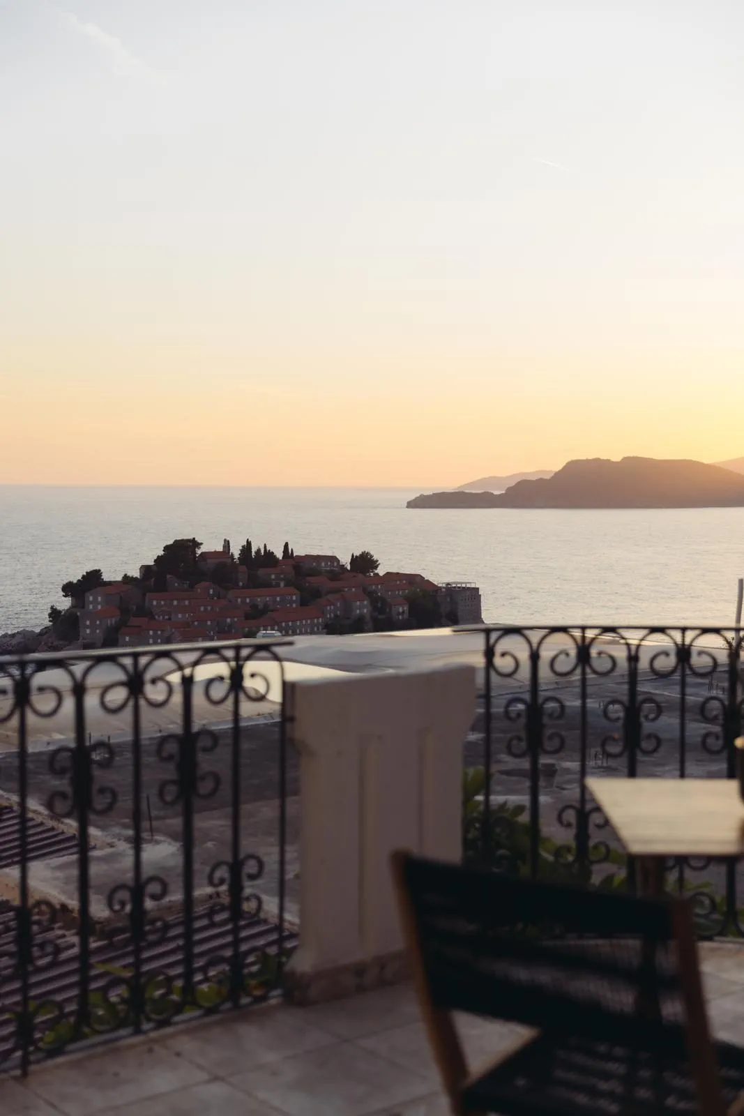 Dvosoban-stan-sa-pogledom-na-more-Sveti-Stefan-Budva-7 Dvosoban stan 74 m² – Sveti Stefan, Budva — fotografija 8