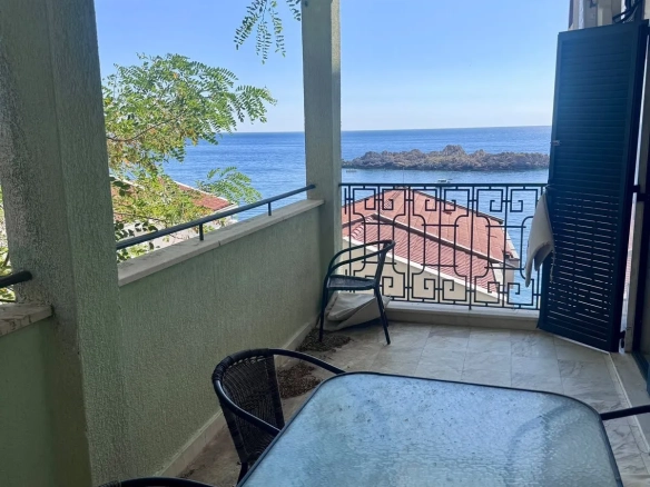 Četvorosoban stan 89 m² – Sveti Stefan, Budva — fotografija 4