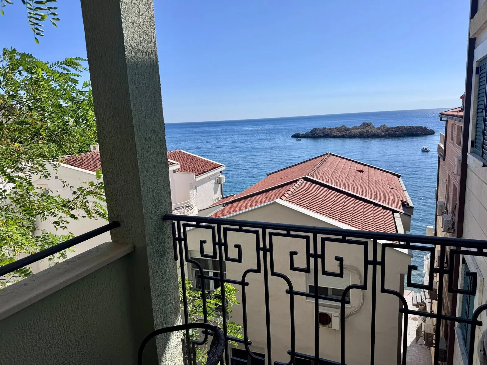 Četvorosoban stan 89 m² – Sveti Stefan, Budva — fotografija 8