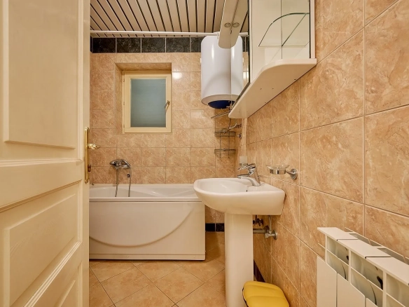 Četvorosoban stan 89 m² – Sveti Stefan, Budva — fotografija 10