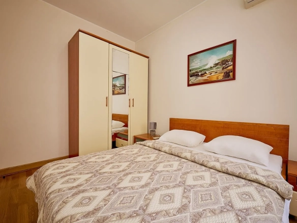 Četvorosoban stan 89 m² – Sveti Stefan, Budva — fotografija 11