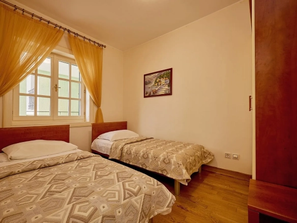 Četvorosoban stan 89 m² – Sveti Stefan, Budva — fotografija 12