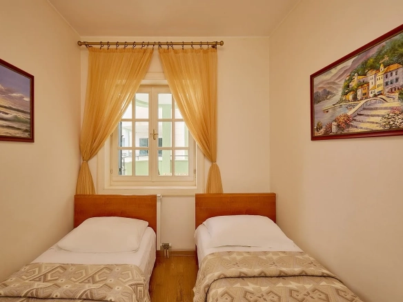 Četvorosoban stan 89 m² – Sveti Stefan, Budva — fotografija 20