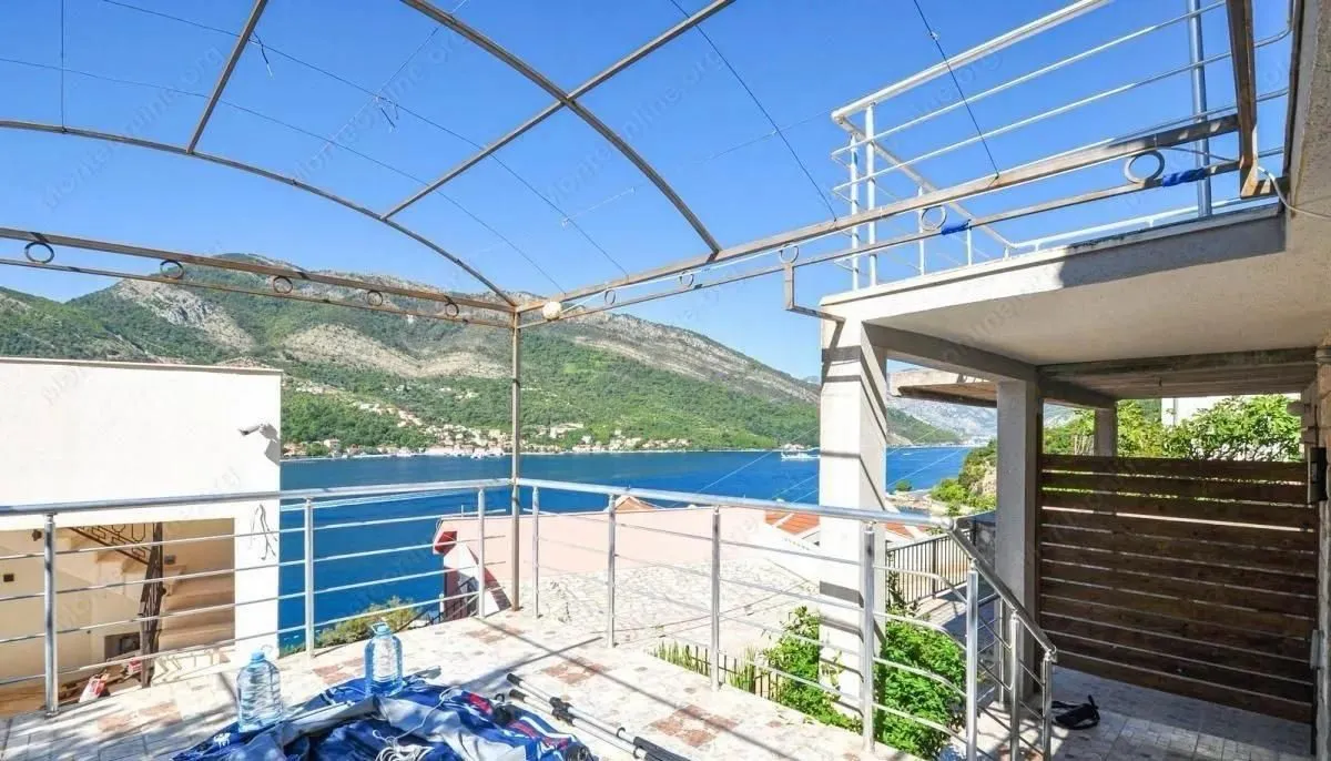 Samostojeca-kuca-sa-pogledom-na-zaliv-Opatovo-Tivat-5 Kuća 110 m² – Tivat — fotografija 6