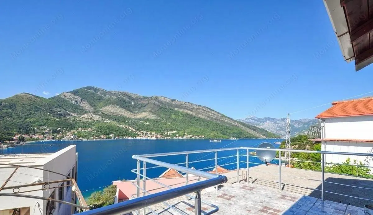 Samostojeca-kuca-sa-pogledom-na-zaliv-Opatovo-Tivat-14 Kuća 110 m² – Tivat — fotografija 15