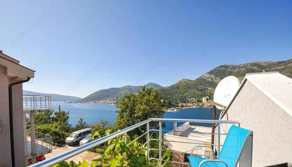 Samostojeca-kuca-sa-pogledom-na-zaliv-Opatovo-Tivat-17 Kuća 110 m² – Tivat — fotografija 18