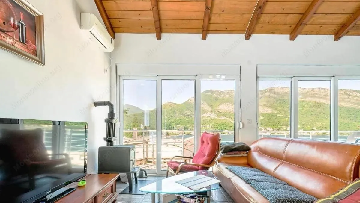 Samostojeca-kuca-sa-pogledom-na-zaliv-Opatovo-Tivat-19 Kuća 110 m² – Tivat — fotografija 20