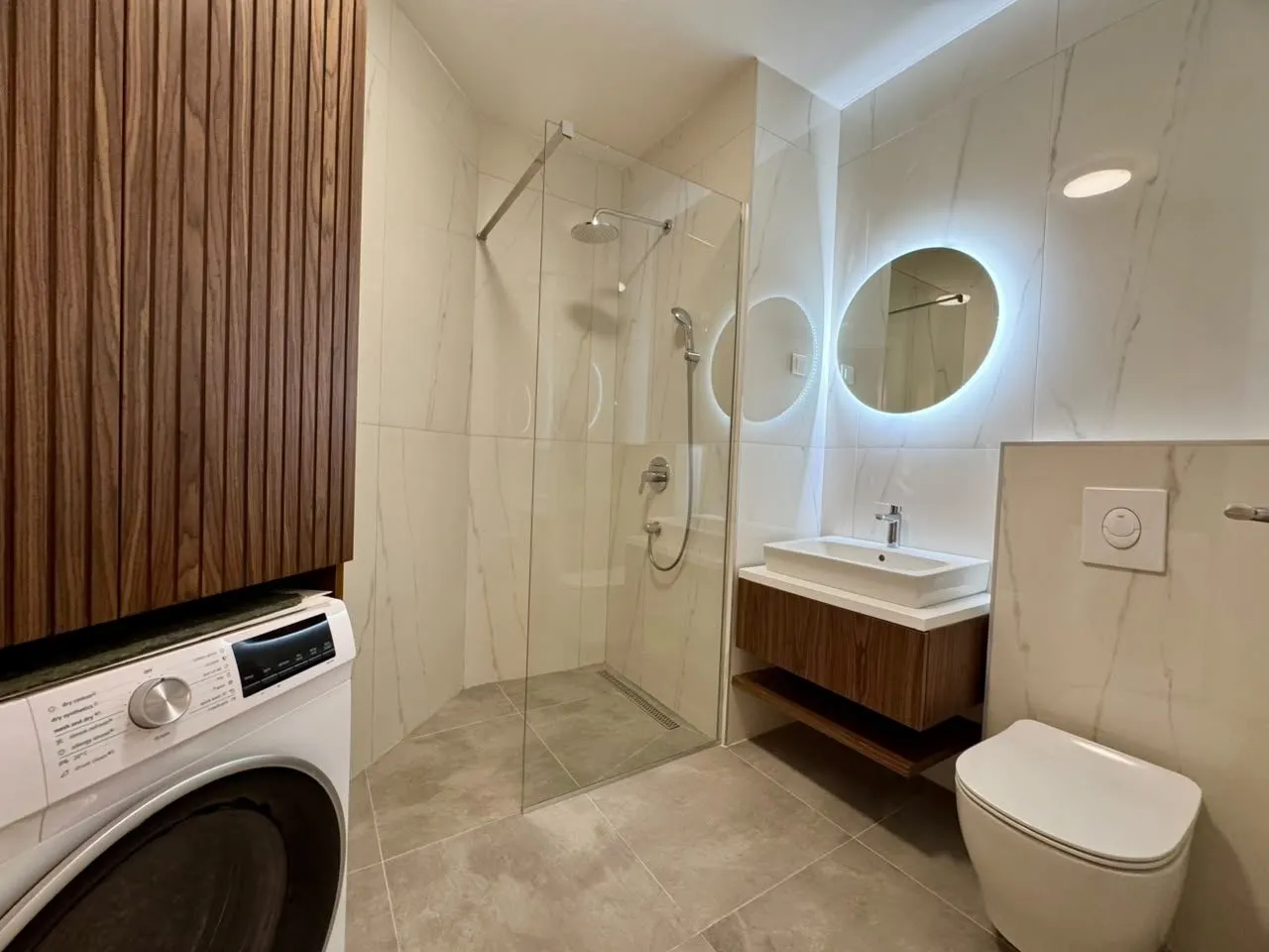 Dvosoban-stan-sa-pogledom-na-more-Rafailovici-Budva-13 Izdavanje: Dvosoban stan 77 m² – Rafailovići, Budva — fotografija 14