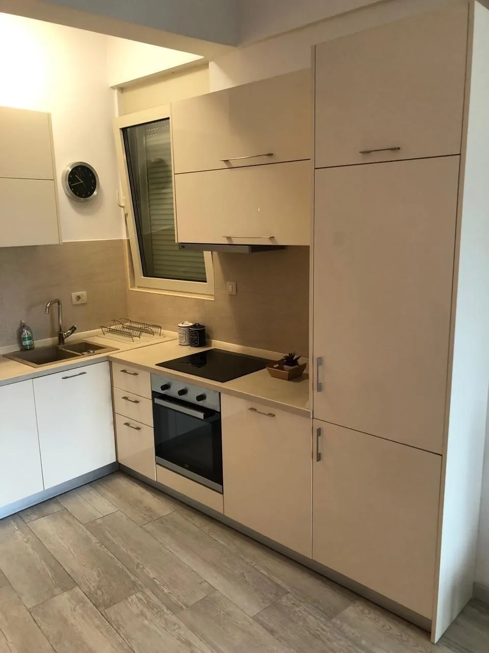 Jednosoban-stan-u-zgradi-Montefish-Budva-7 Izdavanje: Jednosoban stan 51 m² – Budva — fotografija 8