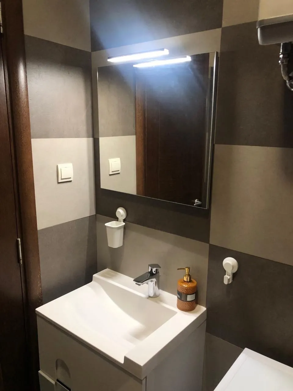 Jednosoban-stan-u-zgradi-Montefish-Budva-15 Izdavanje: Jednosoban stan 51 m² – Budva — fotografija 16