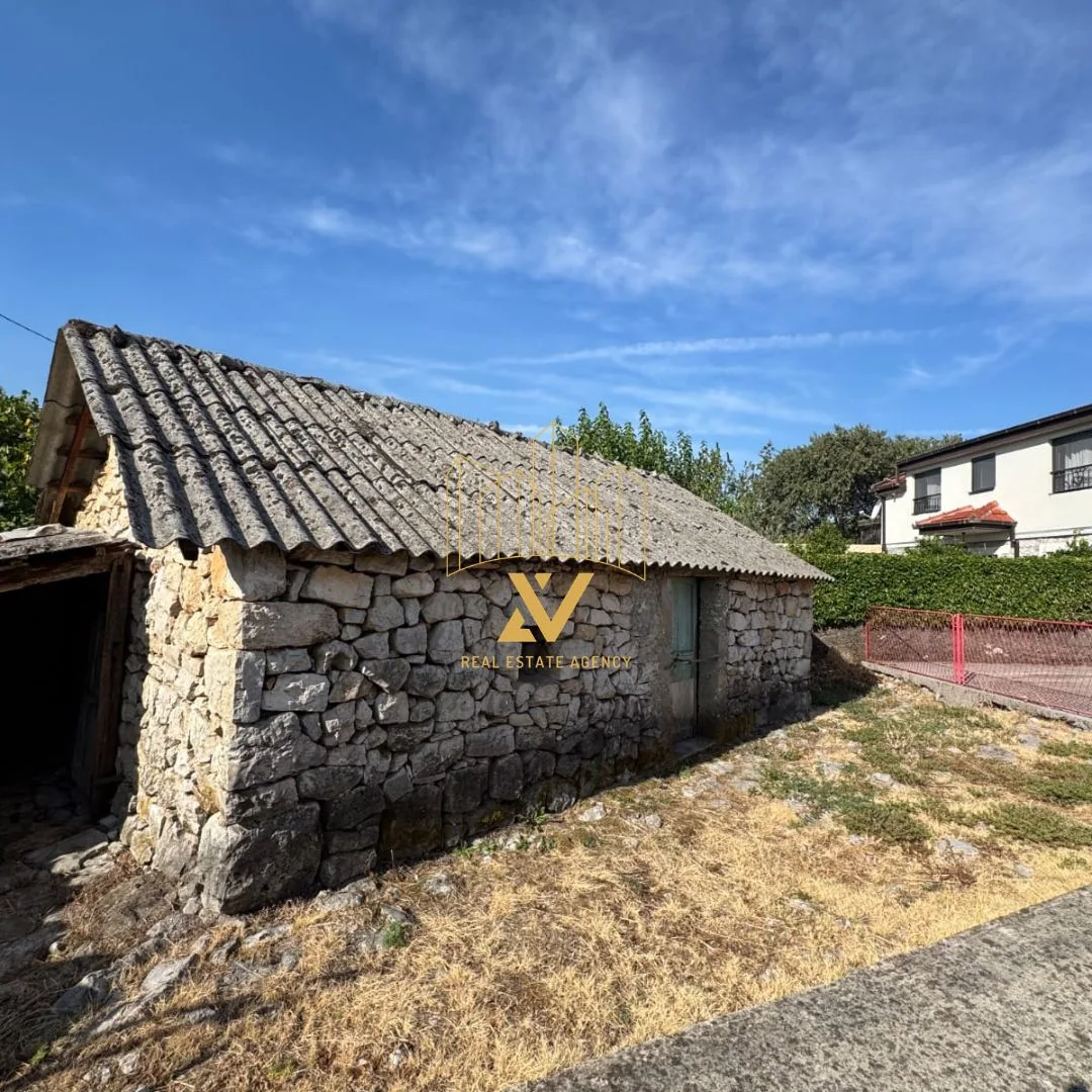 Kuca-na-prodaju-–-Brezine-Podgorica-1 Kuća 170 m² – Brežine, Podgorica — fotografija 2