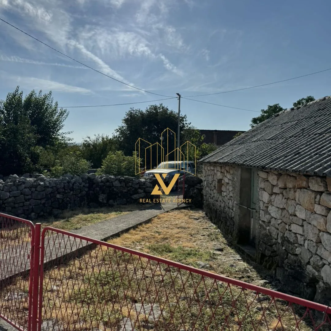 Kuca-na-prodaju-–-Brezine-Podgorica-3 Kuća 170 m² – Brežine, Podgorica — fotografija 4