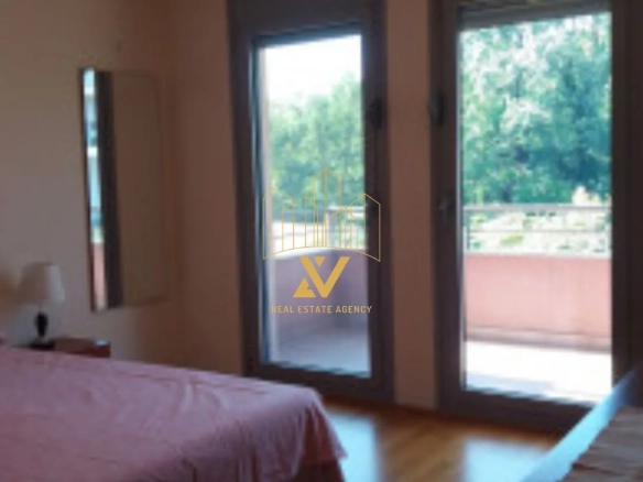 Izdavanje: Trosoban stan 125 m² – Gorica C, Podgorica — fotografija 5