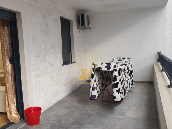 Izdavanje: Dvosoban stan 86 m² – Stara Varoš, Podgorica — fotografija 3