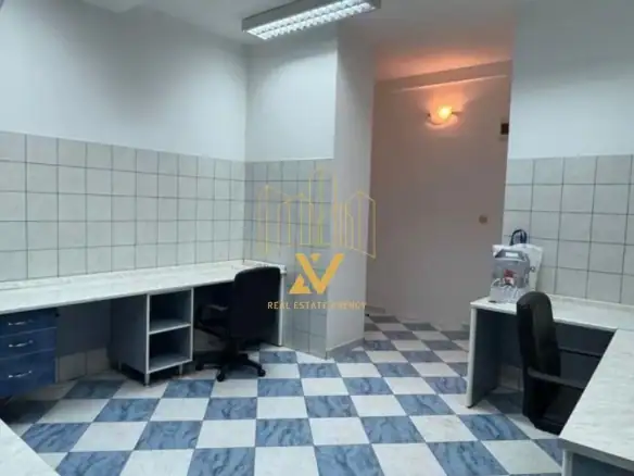 Poslovni prostor u centru Nikšića, Ulica Jola Piletića — fotografija 3