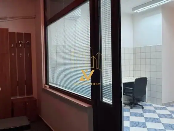 Poslovni prostor u centru Nikšića, Ulica Jola Piletića — fotografija 5