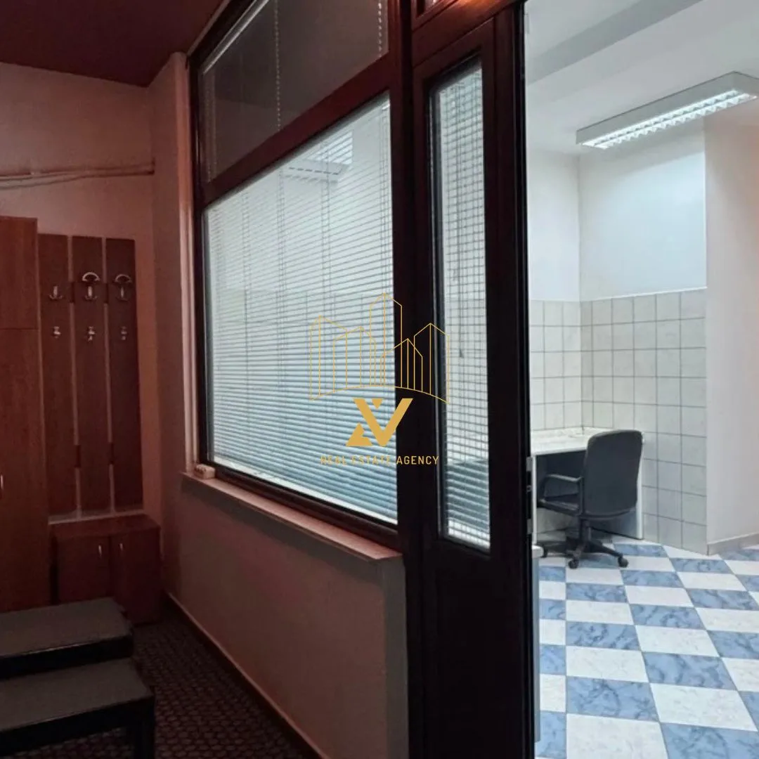 Poslovni-prostor-na-prodaju-–-Centar-Niksic-40-m²-4 Poslovni prostor u centru Nikšića, Ulica Jola Piletića — fotografija 5