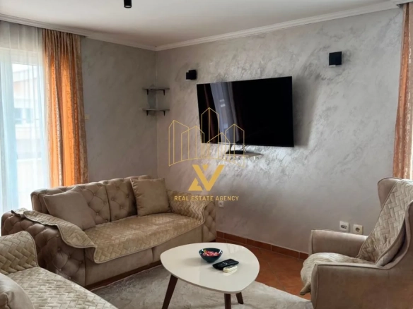 Izdavanje: Kuća 200 m² – Gornja Gorica, Podgorica — fotografija 3