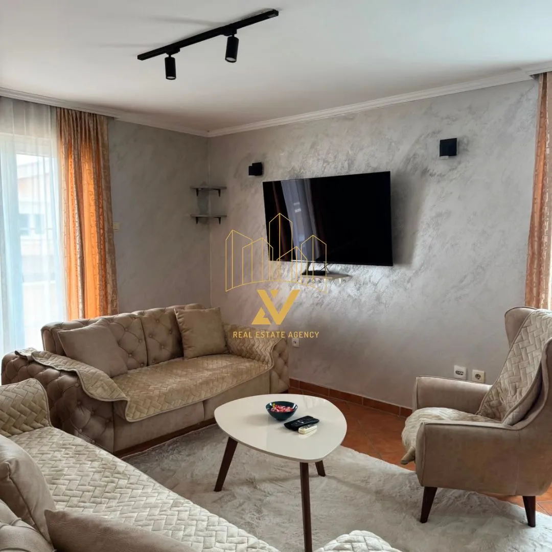Stambeno-poslovni-prostor-za-izdavanje-–-Gornja-Gorica-Podgorica-200-m²-2 Izdavanje: Kuća 200 m² – Gornja Gorica, Podgorica — fotografija 3