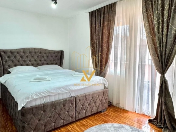Izdavanje: Kuća 200 m² – Gornja Gorica, Podgorica — fotografija 4