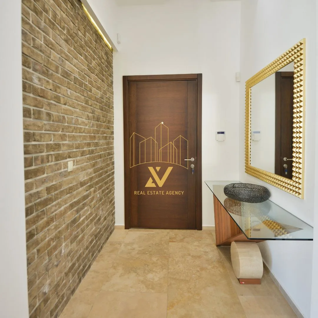 Trosoban stan 218 m² – Centar, Budva — fotografija 3