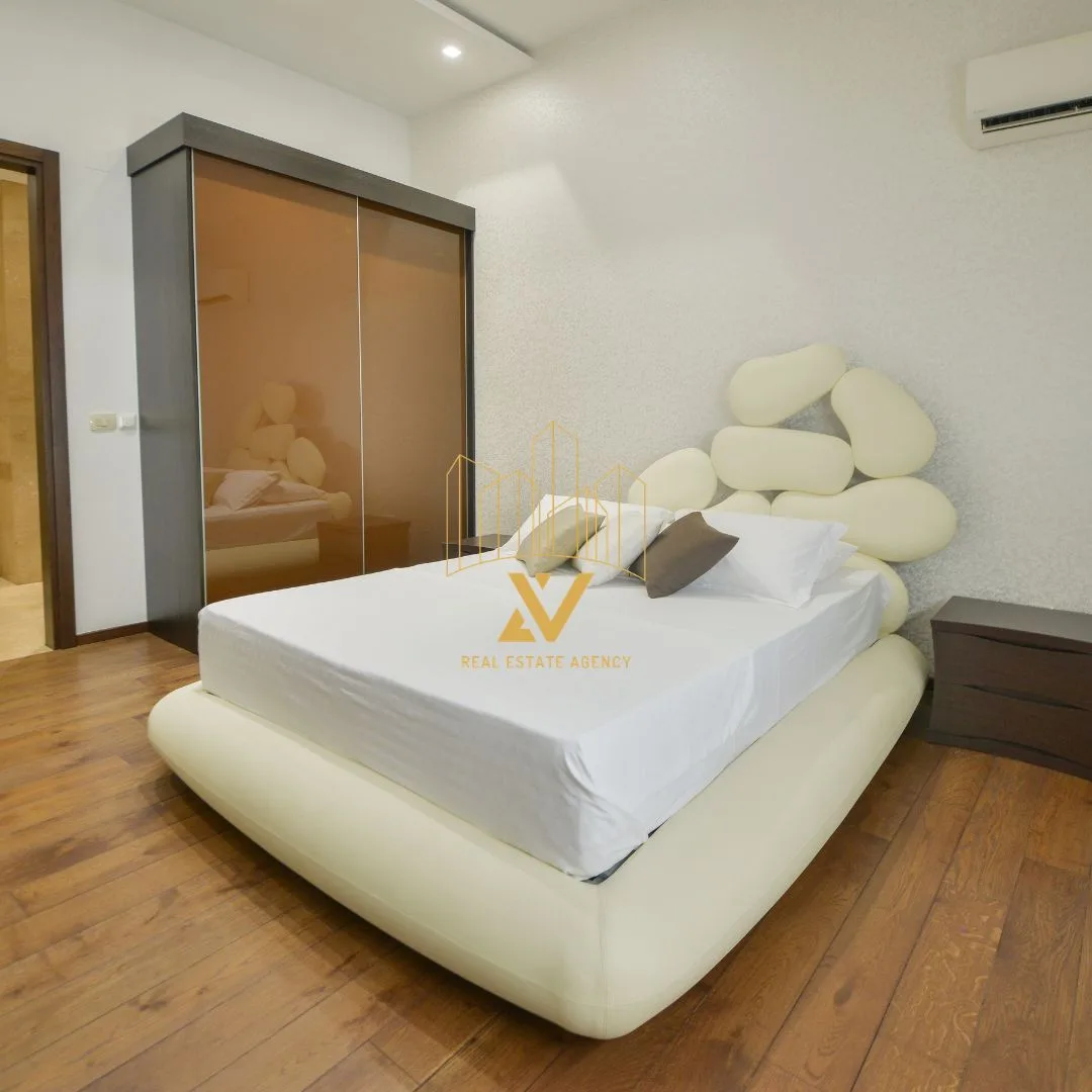 Trosoban stan 218 m² – Centar, Budva — fotografija 6