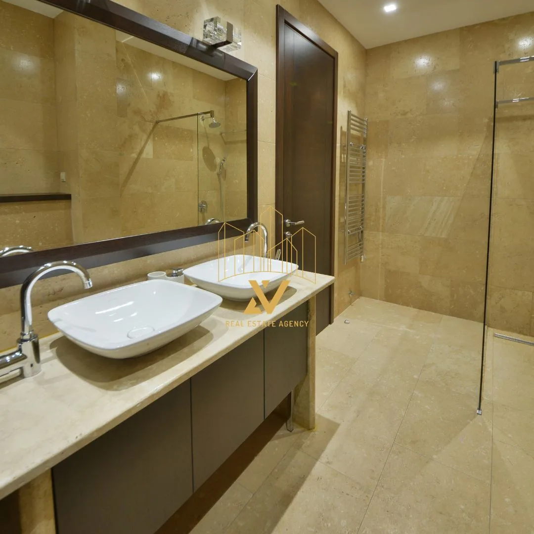 Trosoban stan 218 m² – Centar, Budva — fotografija 7