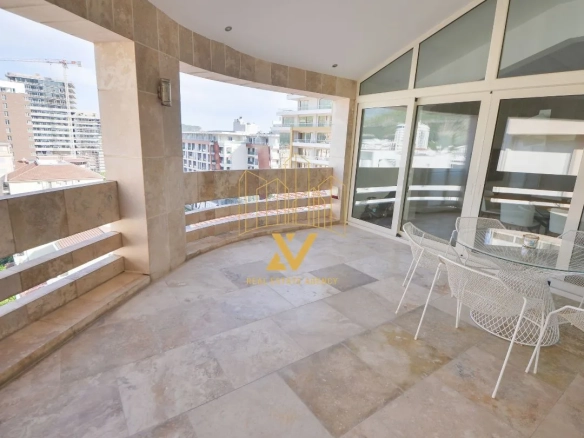 Trosoban stan 218 m² – Centar, Budva — fotografija 14