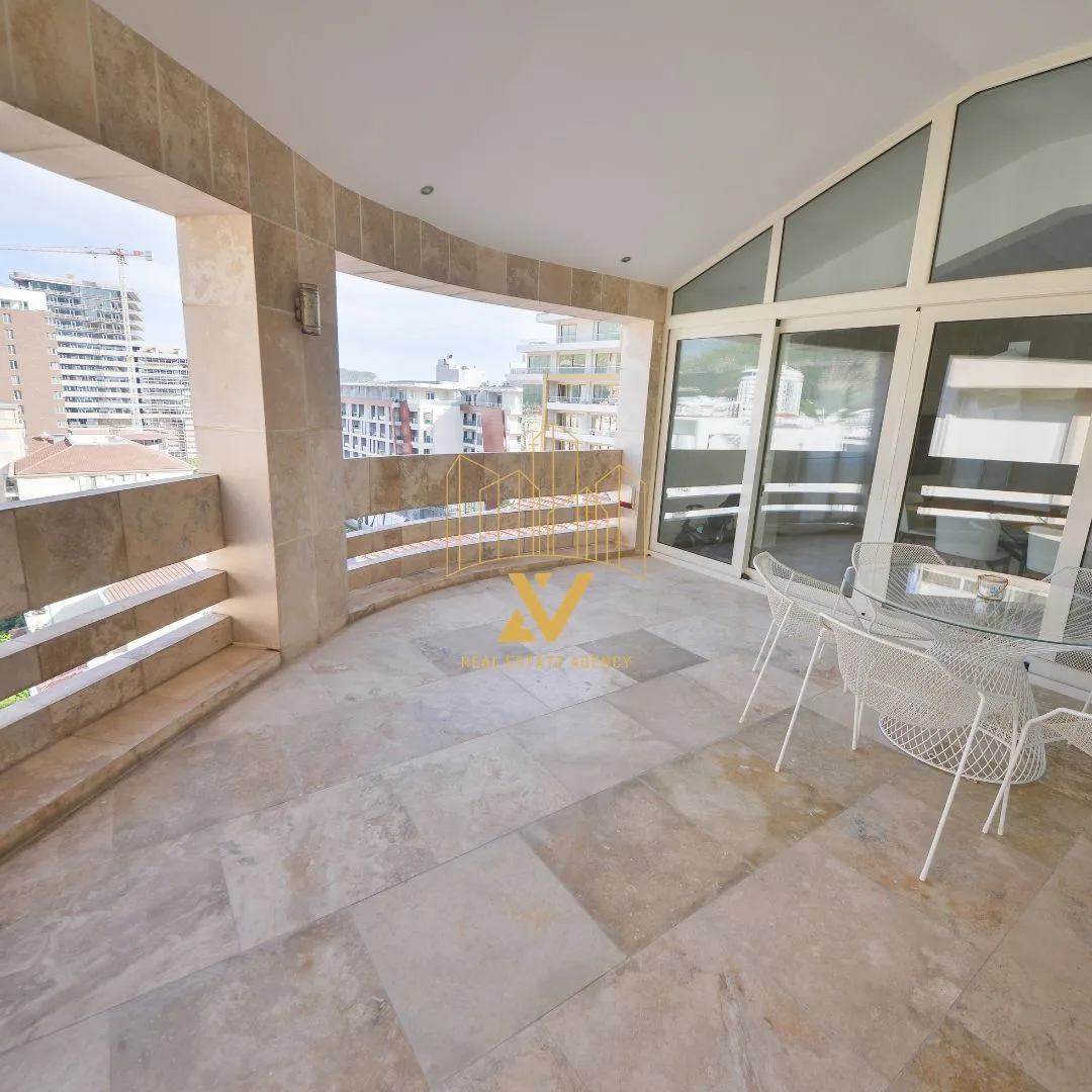 Trosoban stan 218 m² – Centar, Budva — fotografija 14