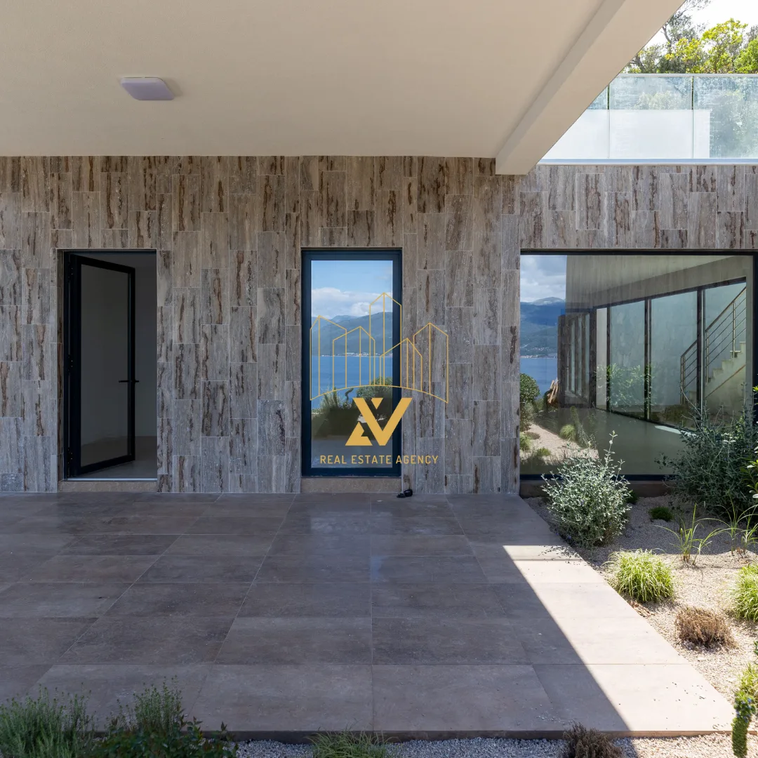 Vila-328-m²-Krasici-–-Tivat-2 Kuća 328 m² – Krašići, Tivat — fotografija 3