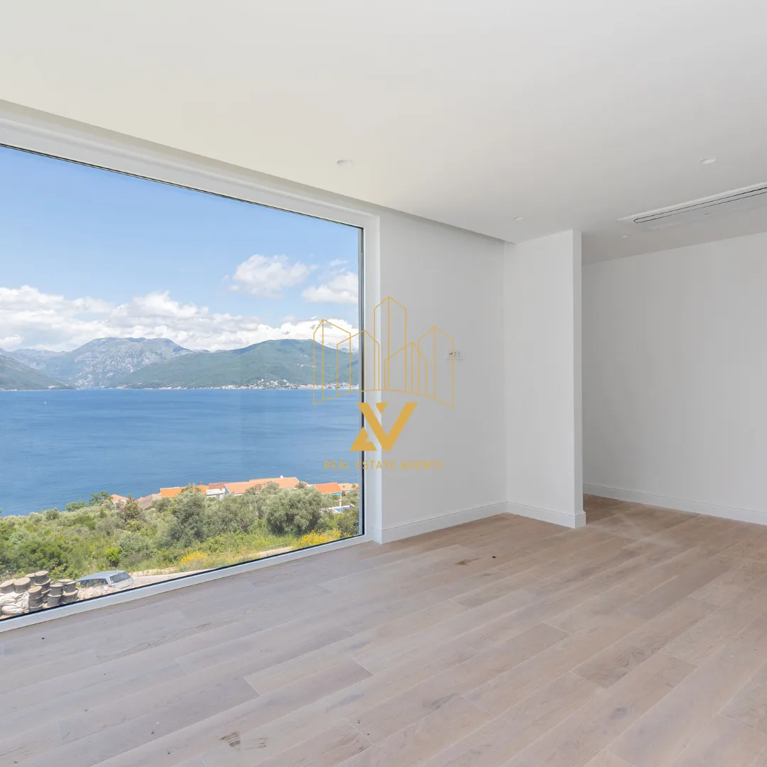 Vila-328-m²-Krasici-–-Tivat-3 Kuća 328 m² – Krašići, Tivat — fotografija 4