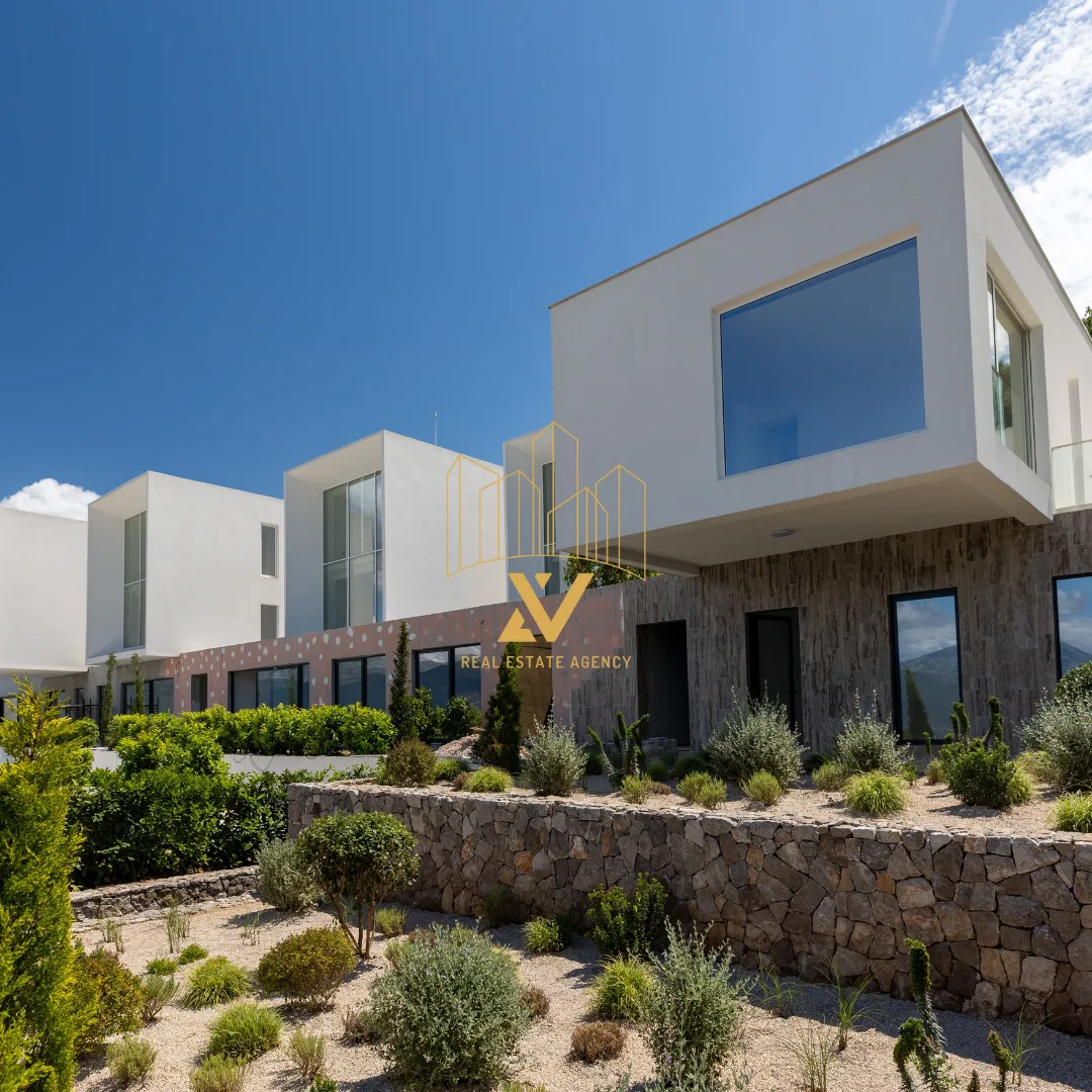 Vila-328-m²-Krasici-–-Tivat-8 Kuća 328 m² – Krašići, Tivat — fotografija 9