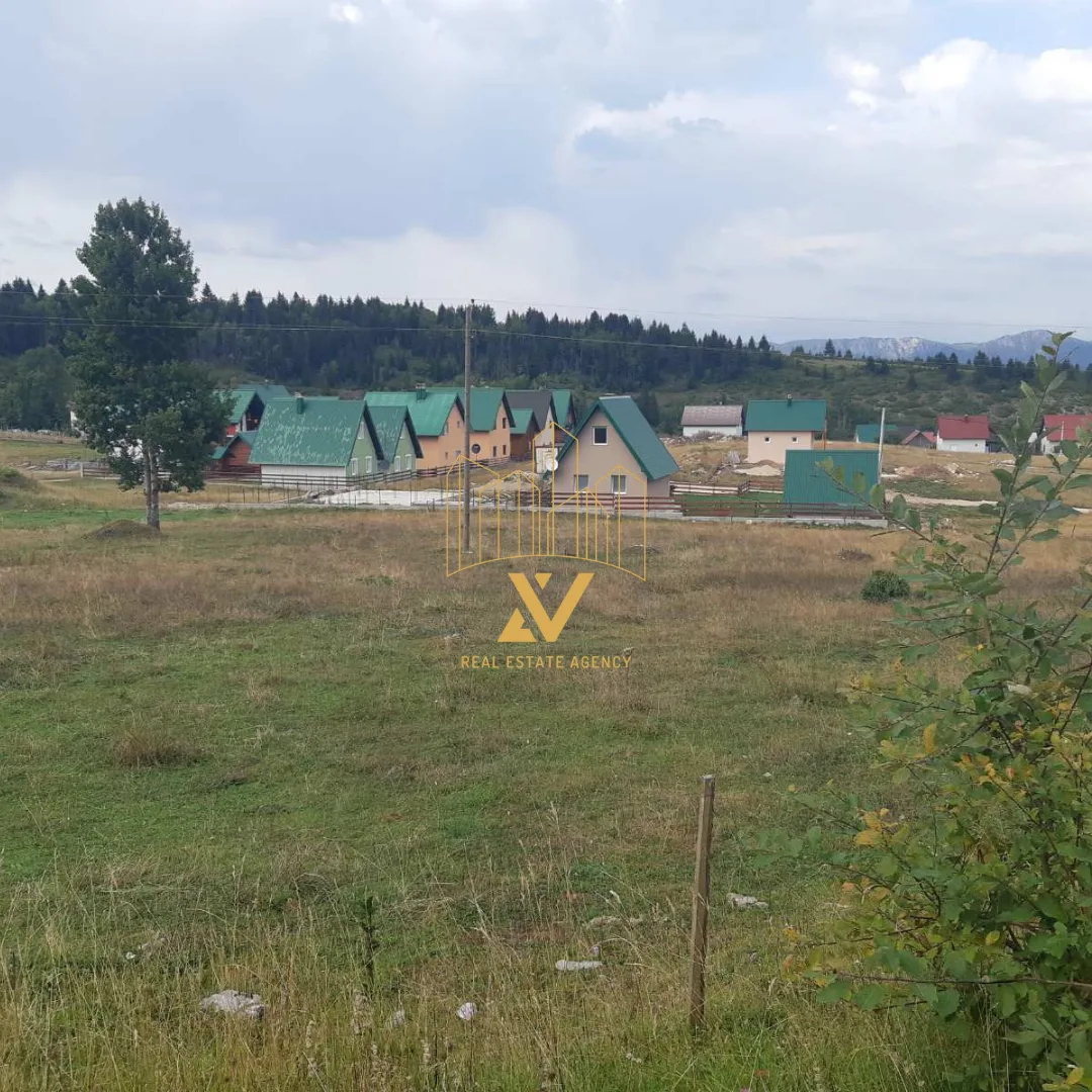 Zemljiste-Centar-–-Zabljak-2 Plac 1.290 m² – Centar, Žabljak — fotografija 3