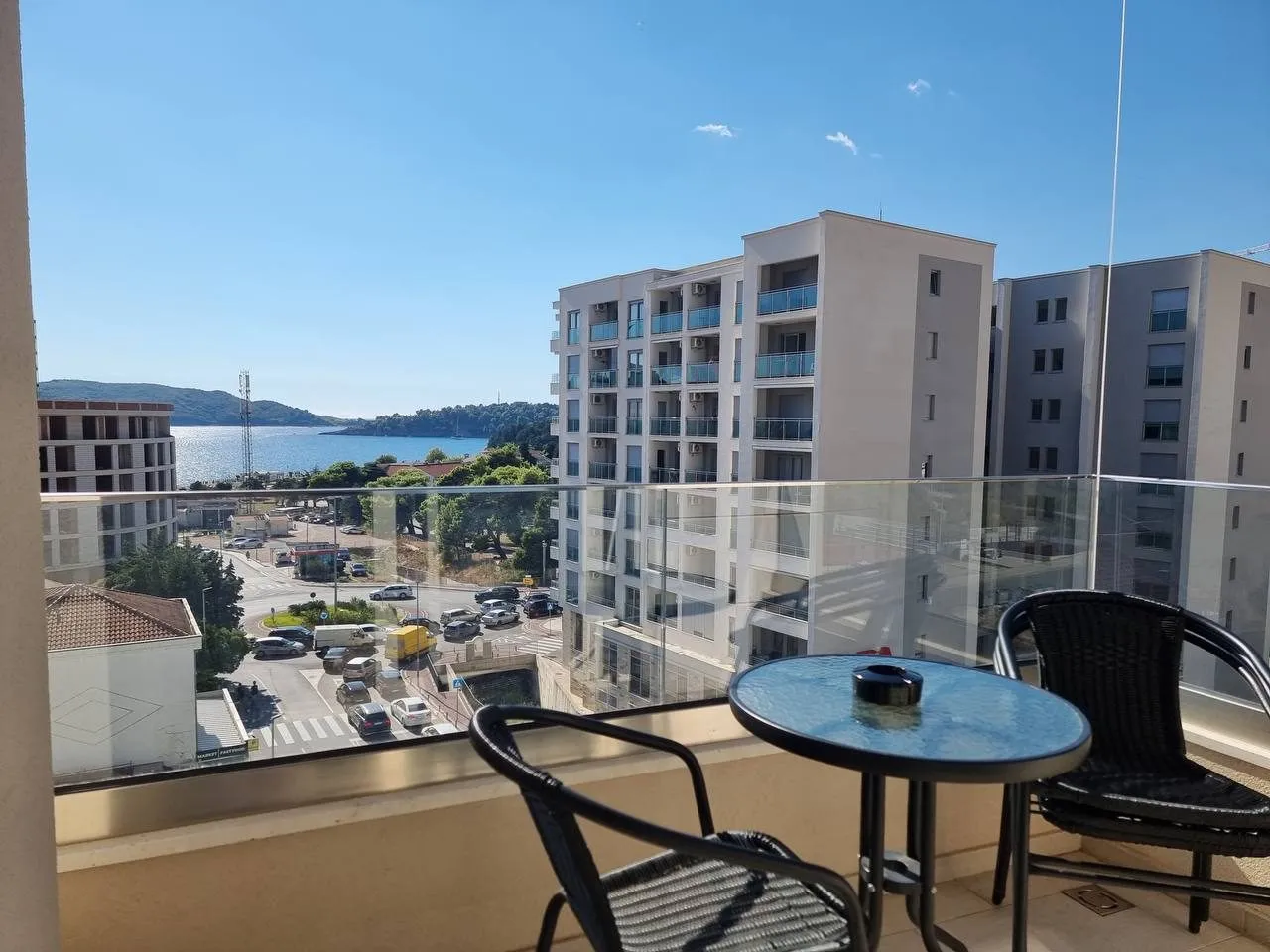 Dvosoban-stan-sa-pogledom-na-more-u-Becicima-Budva-3 Dvosoban stan 67 m² – Bečići, Budva — fotografija 4