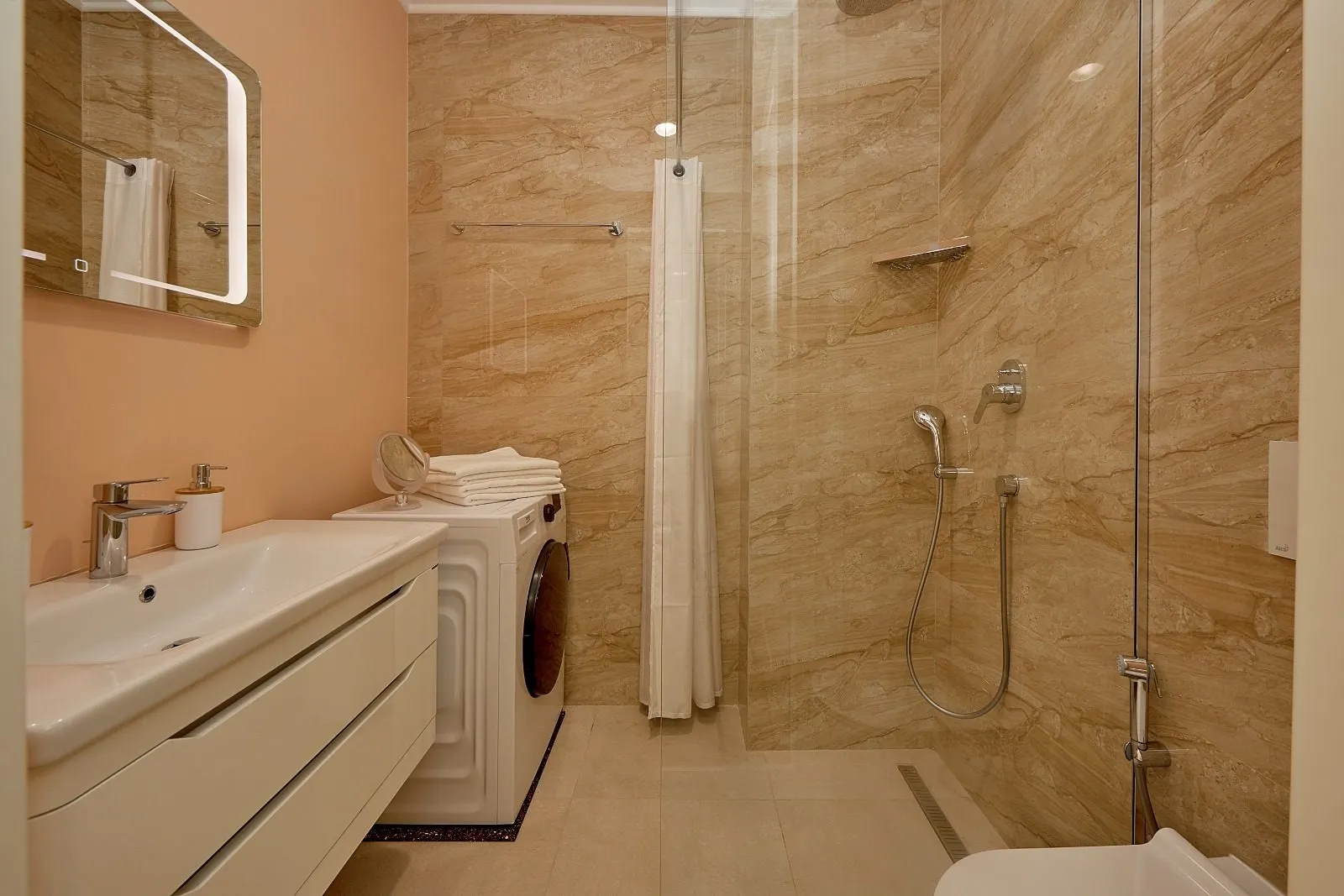 Dvosoban stan 67 m² – Bečići, Budva — fotografija 17
