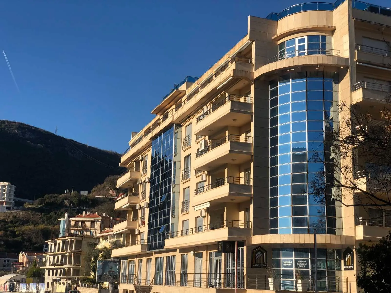 Dvosoban stan sa pogledom na more u Bečićima, Budva — fotografija 4