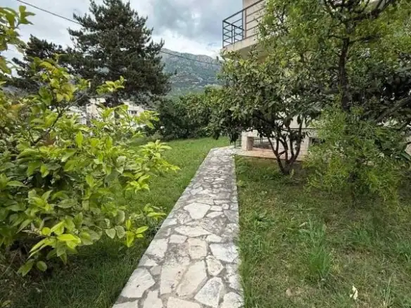 Kuća za izdavanje u Dobroj Vodi