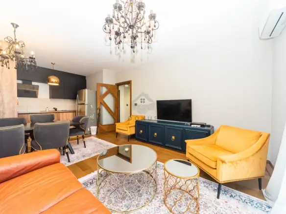 Dvosoban stan 70 m² + garaža