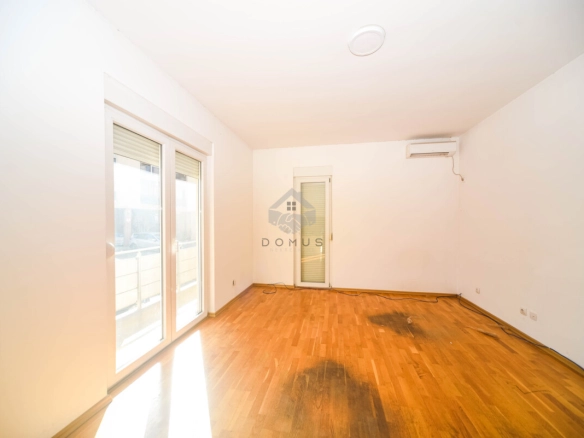 Dvosoban stan 67 m² + parking
