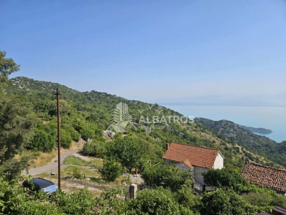 Kuća s imanjem u Virpazaru