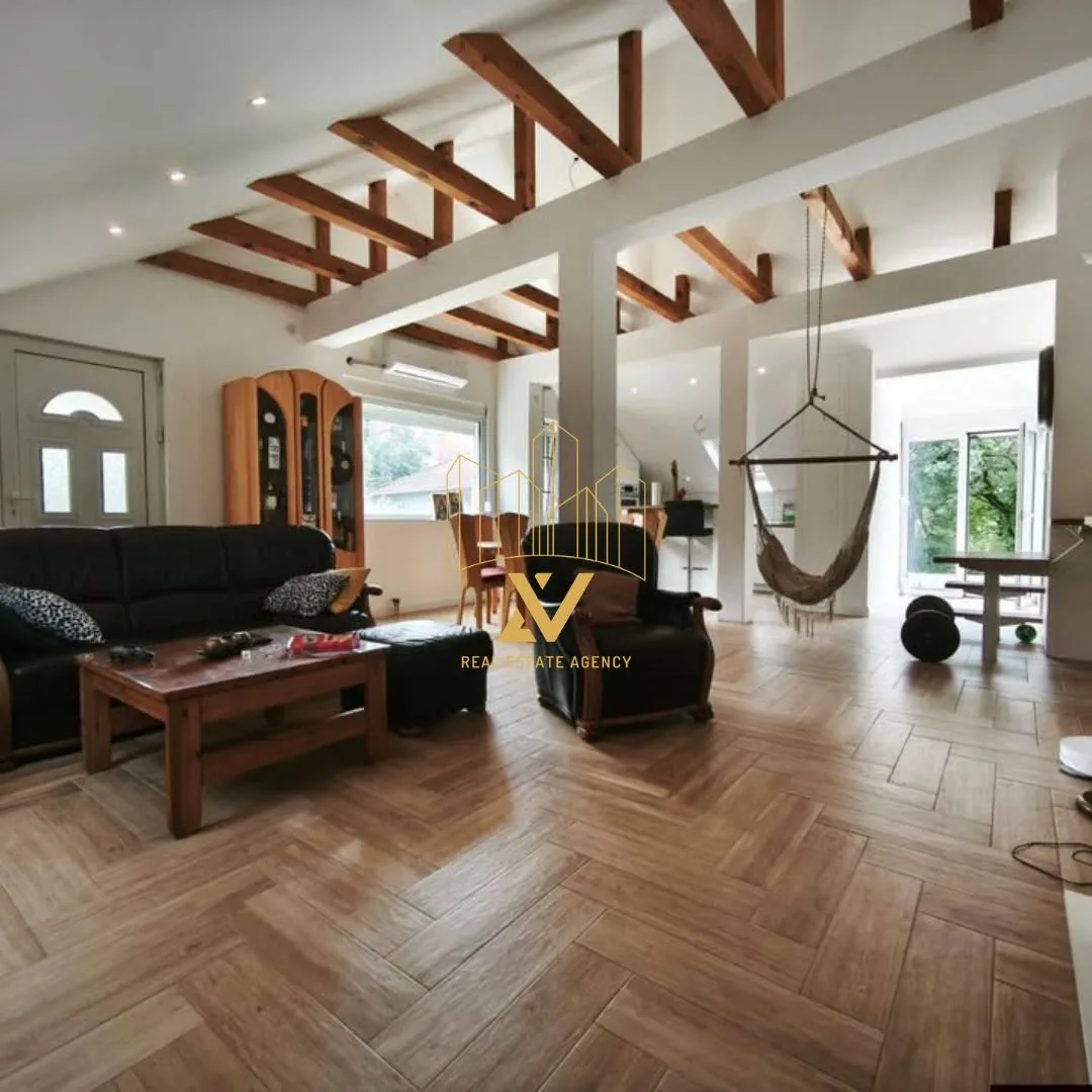 Prostrana-kuca-na-prodaju-–-Podgorica-308-m²-plac-1.100-m²-4 Kuća 308 m² – Vranići, Podgorica — fotografija 5