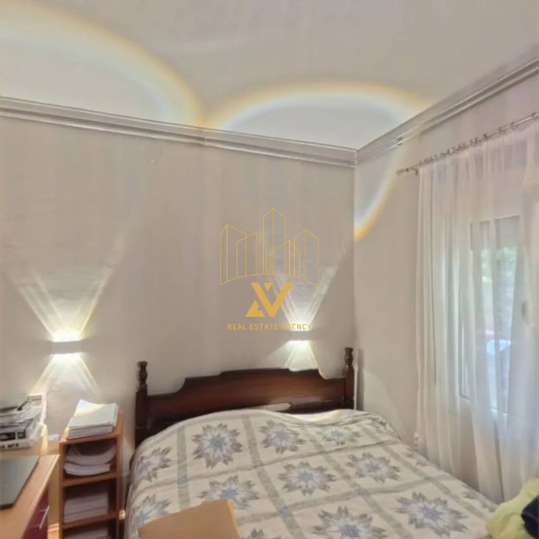 Prostrana-kuca-na-prodaju-–-Podgorica-308-m²-plac-1.100-m²-6 Kuća 308 m² – Vranići, Podgorica — fotografija 7