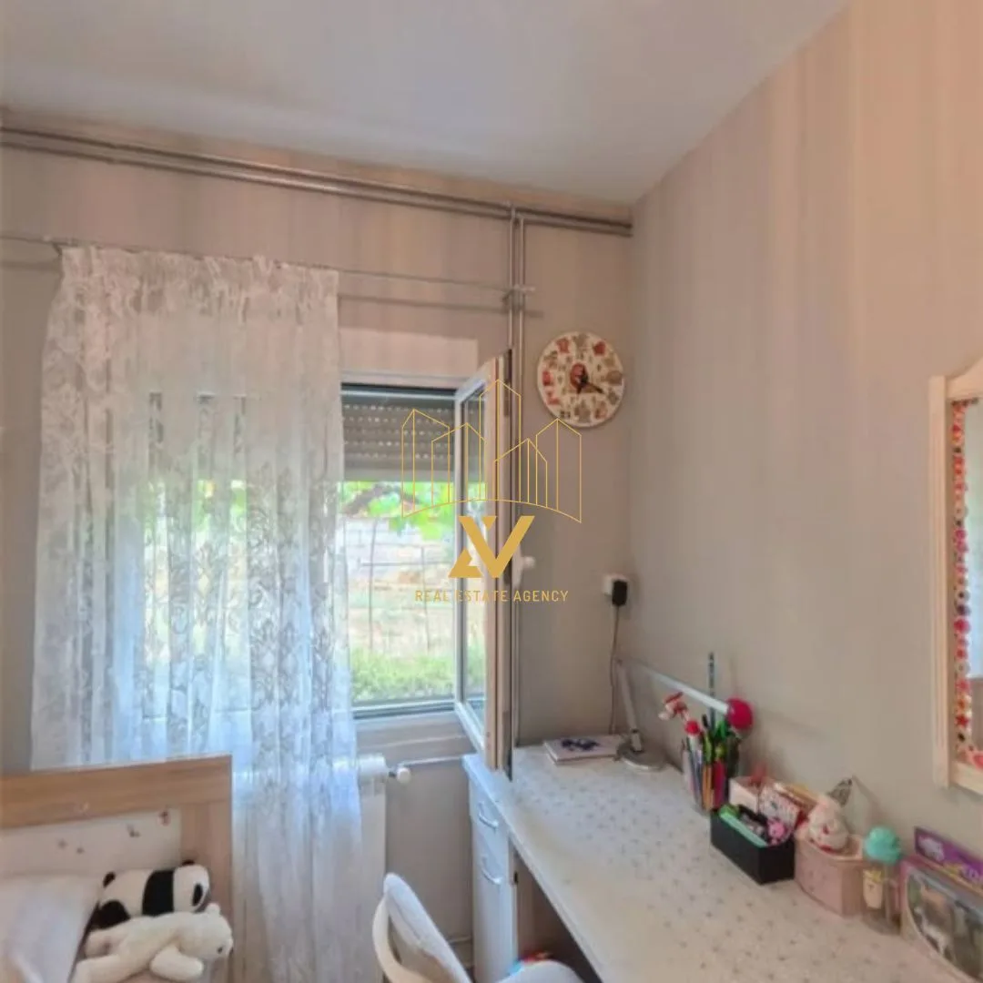 Prostrana-kuca-na-prodaju-–-Podgorica-308-m²-plac-1.100-m²-8 Kuća 308 m² – Vranići, Podgorica — fotografija 9