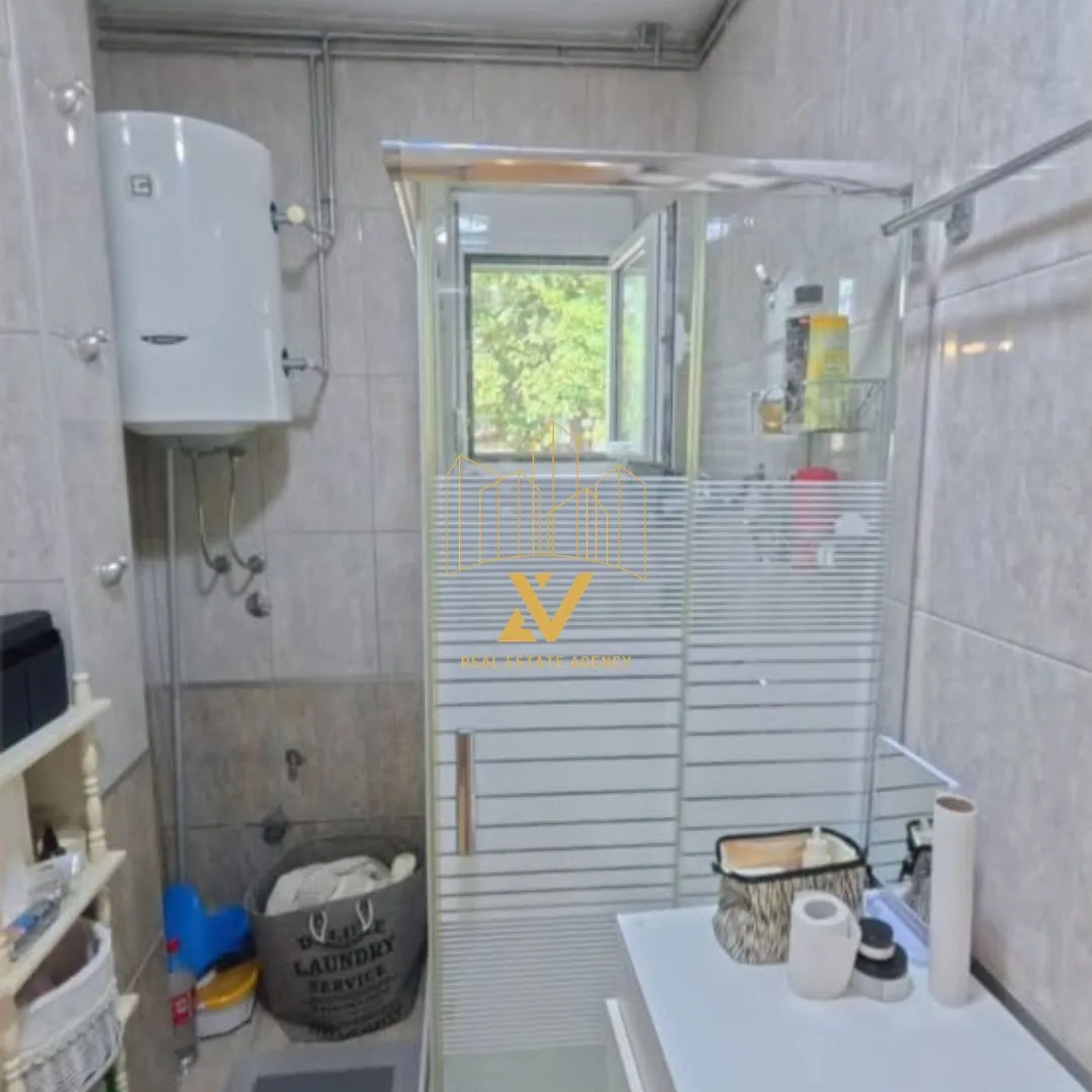 Prostrana-kuca-na-prodaju-–-Podgorica-308-m²-plac-1.100-m²-9 Kuća 308 m² – Vranići, Podgorica — fotografija 10