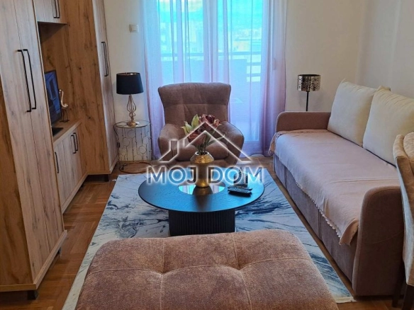 Garsonjera 38 m² u Pobrežju