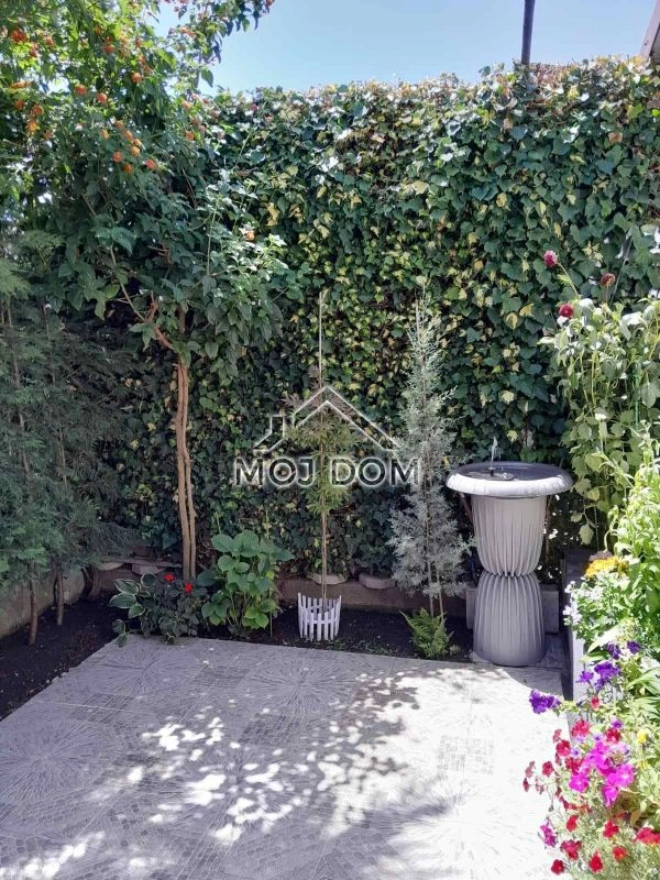 Trosoban-stan-sa-bastom-u-naselju-Konik-Podgorica-2 Trosoban stan 48 m² – Konik, Podgorica — fotografija 3