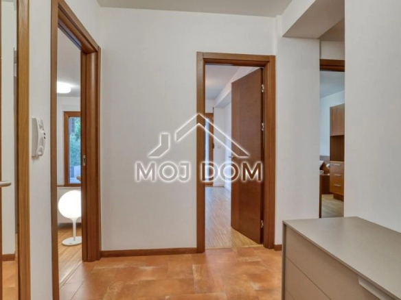 Dvosoban stan 90 m² – Gorica C, Podgorica — fotografija 10
