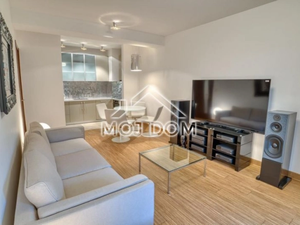 Dvosoban stan 90 m² – Gorica C, Podgorica — fotografija 13